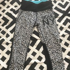 LULULEMON soulcycle crops!